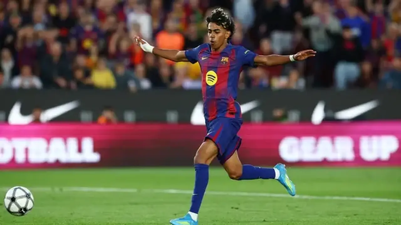 لامين يامال يفوز بجائزة أفضل لاعب في الدوري الإسباني
